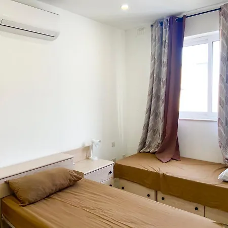 3 Bedroom Penthouse Near Paceville Party Area Apartment Is-Swieqi